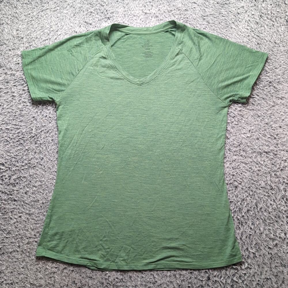 Women's V-Neck Short Sleeve Tee in Light Green